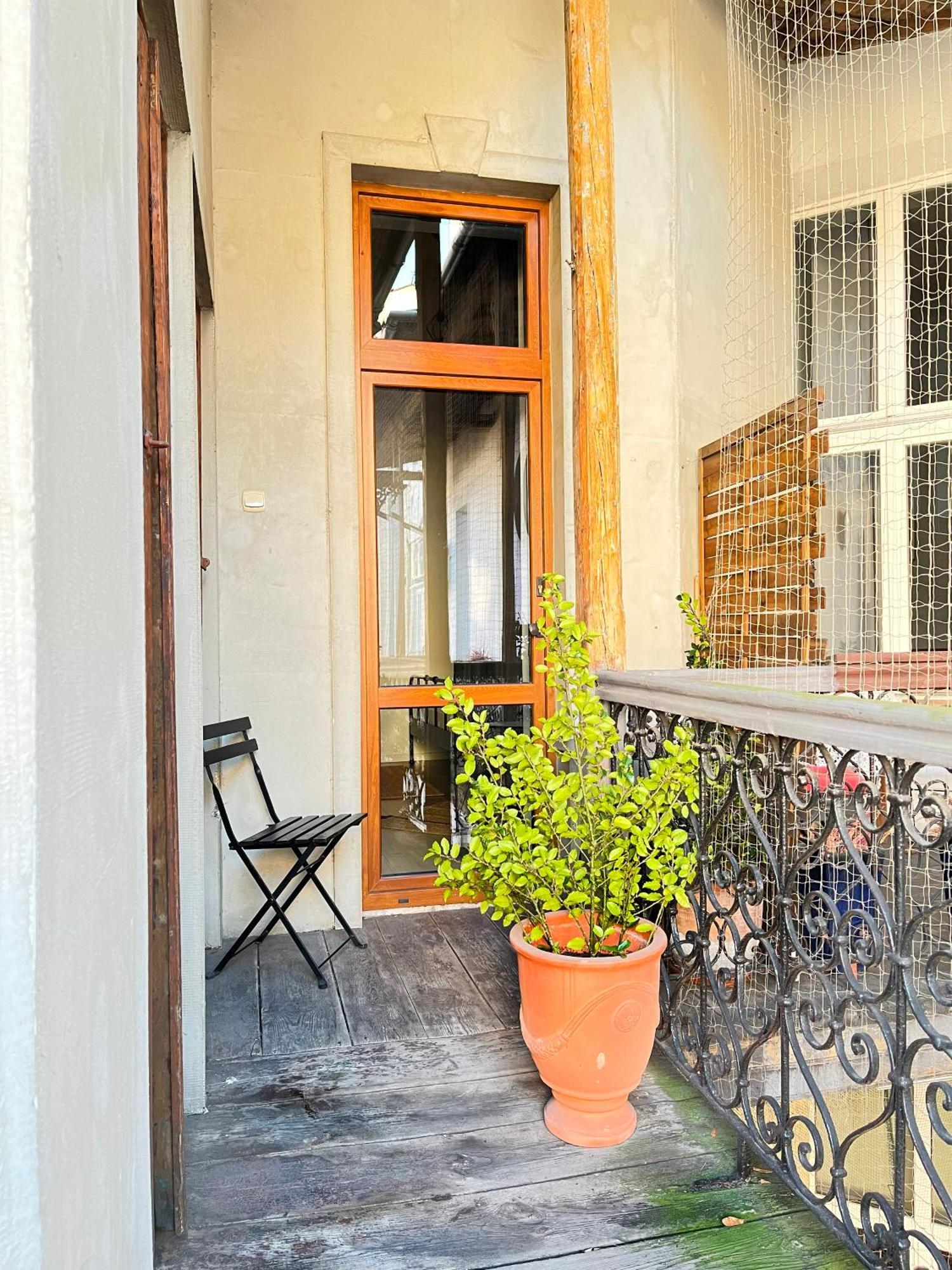 Elegant And Cozy With Balcony, In The Heart Of Cracovia